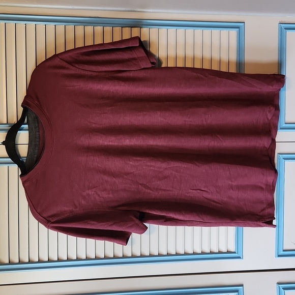 Van Heusen Burgundy Tee Shirt - Picture 2 of 10
